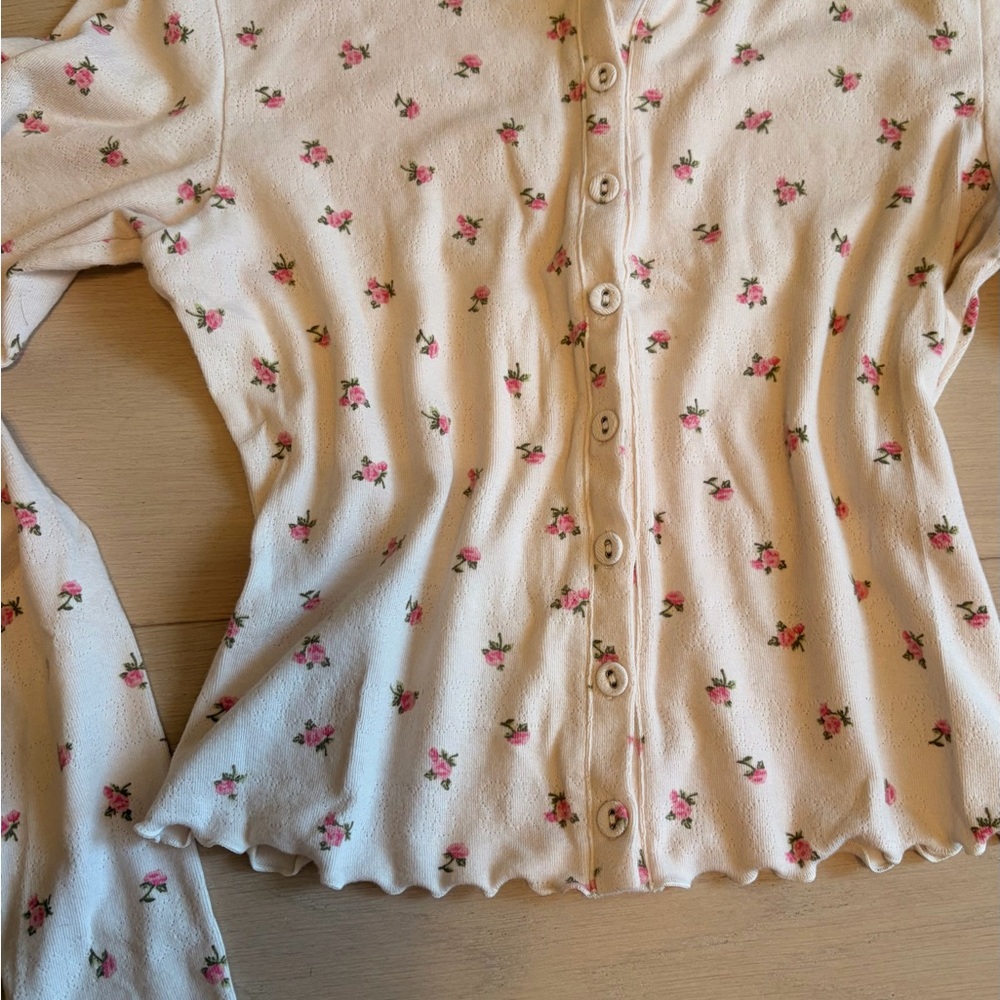 SKIMS Cream Ribbed Top with Subtle Pink Accents - Picture 4 of 4